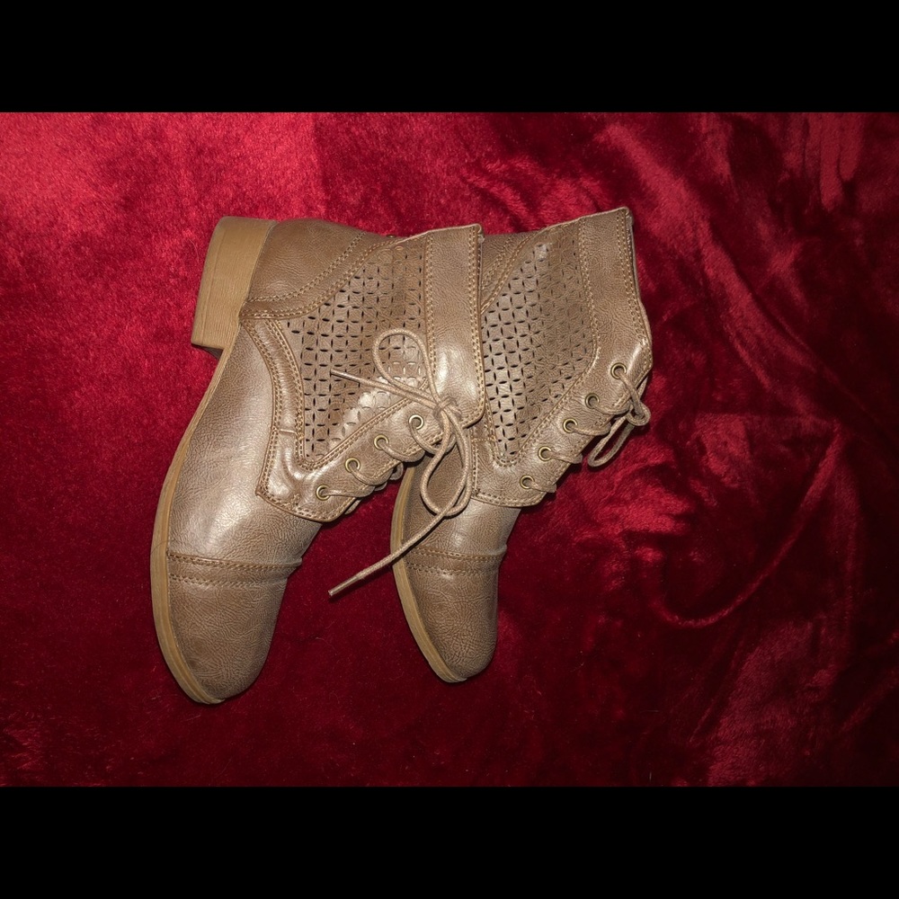 Combat boots 🥾 size 7